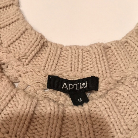 Apt. 9 Crop crochet like sweater M - Picture 4 of 7